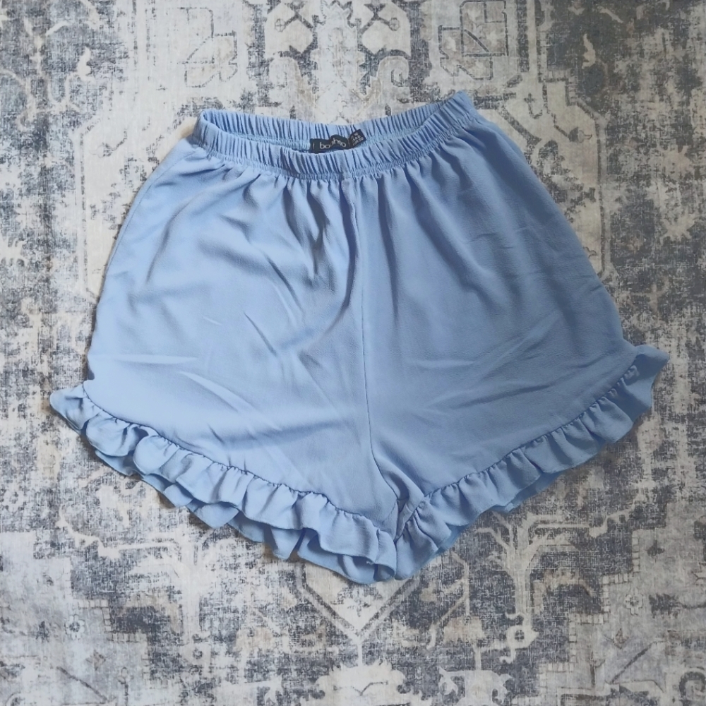 Boohoo Ruffle Shorts, Size 6 (US)